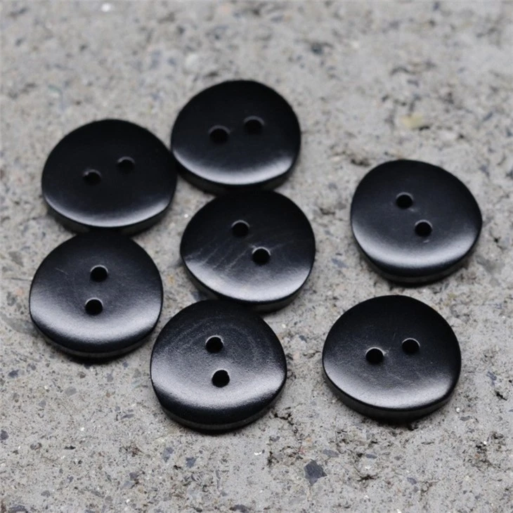 Natural Triangular White Fruit Button